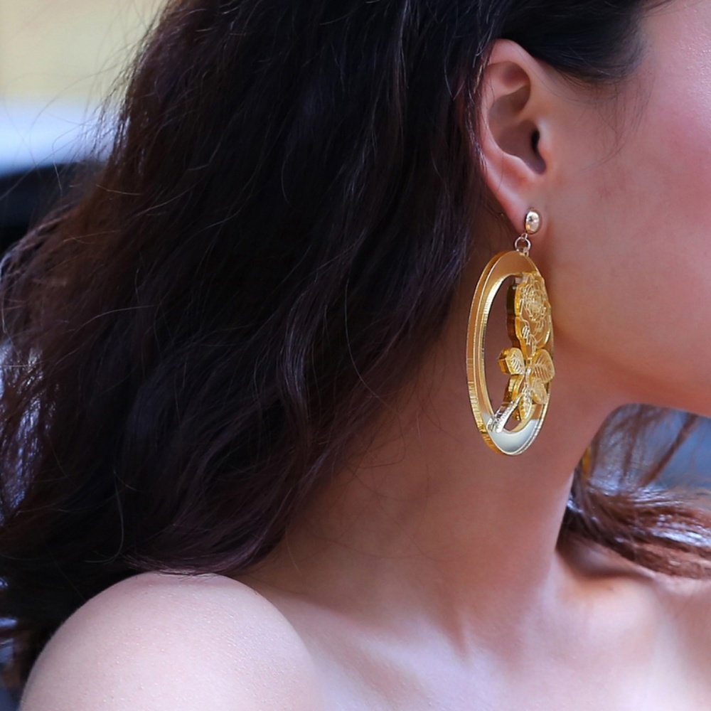 Unique Design//Roses Hoop Drop Earrings Gold - Picture 4 of 6